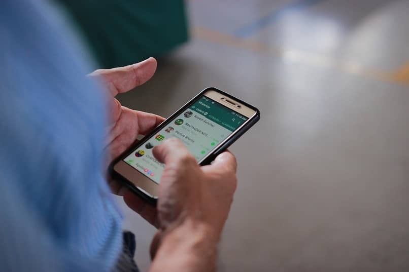 como insertar caracteres especiales en la aplicación WhatsApp