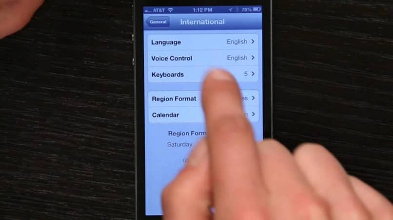 configurar teclado del iPhone en hebreo
