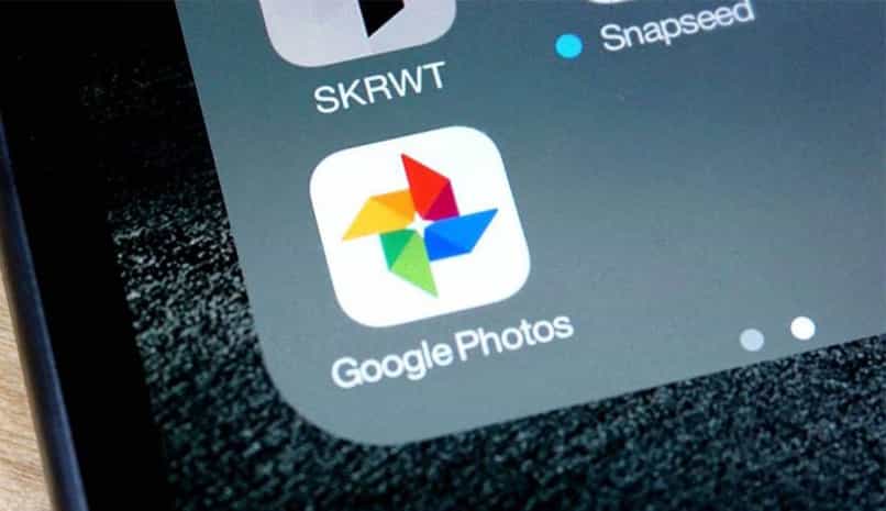 google fotos en dispositivo móvil proteger imágenes 
